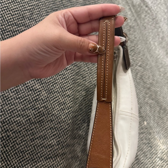 Coach Mini White Hobo - Picture 2 of 9